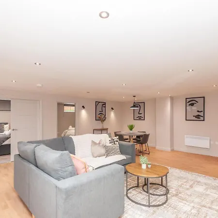 Apartment Pass The Keys Luxurious Retreat With Workspace