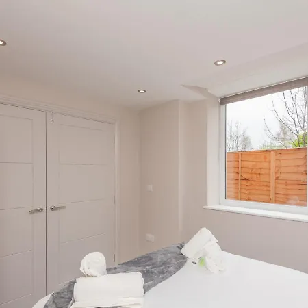 Pass The Keys Luxurious Retreat With Workspace Apartment