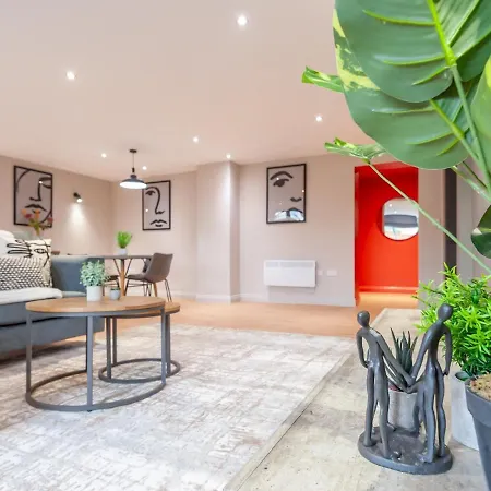 Apartment Pass The Keys Luxurious Retreat With Workspace