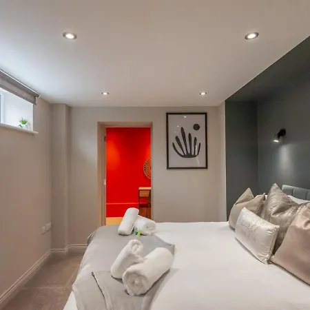 Luxurious Retreat With Workspace - Pass The Keys Appartamento *